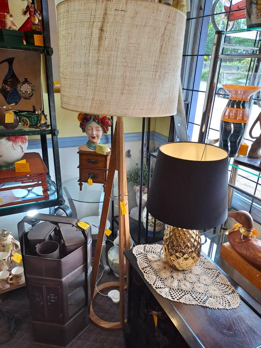 inside robyns nest antiques inside robyns nest antiques