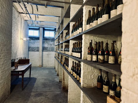 brick, pipes, tour, panels, wine