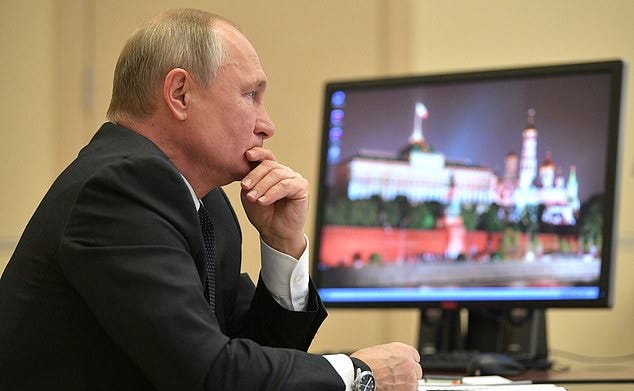 Vladimir Putin 'still uses obsolete Windows XP' | Daily Mail Online