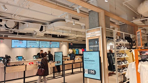 Crossborder Alex visit to Zalando HQ and Zalando Outlet in Berlin