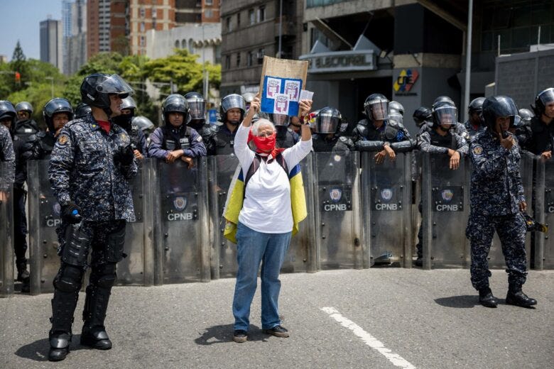 Analistas a un año de las presidenciales: Maduro mantiene “control” del país con represión que no significa “normalidad” Analistas a un año de las presidenciales: Maduro mantiene “control” del país con represión que no significa “normalidad”