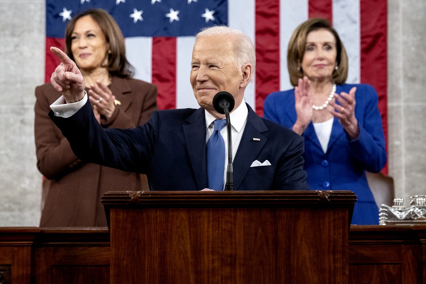 In State of the Union speech, Biden aims at Putin and polls - Los Angeles  Times