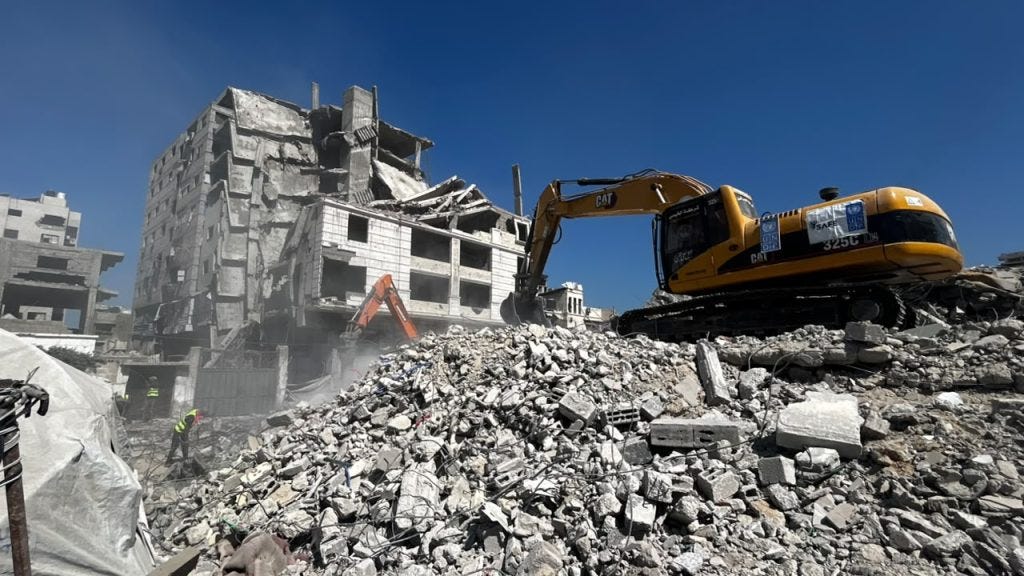 Palestinian Civil Defense crews search for survivors under the rubble of the collapsed Saadah Tower in Gaza City, September 17, 2026. (Photo: Mohamed al-Astal)