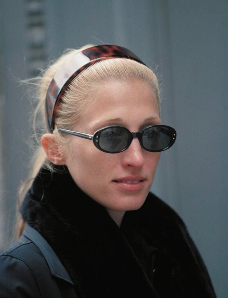 Acessórios de cabelo voltam como destaque no styling