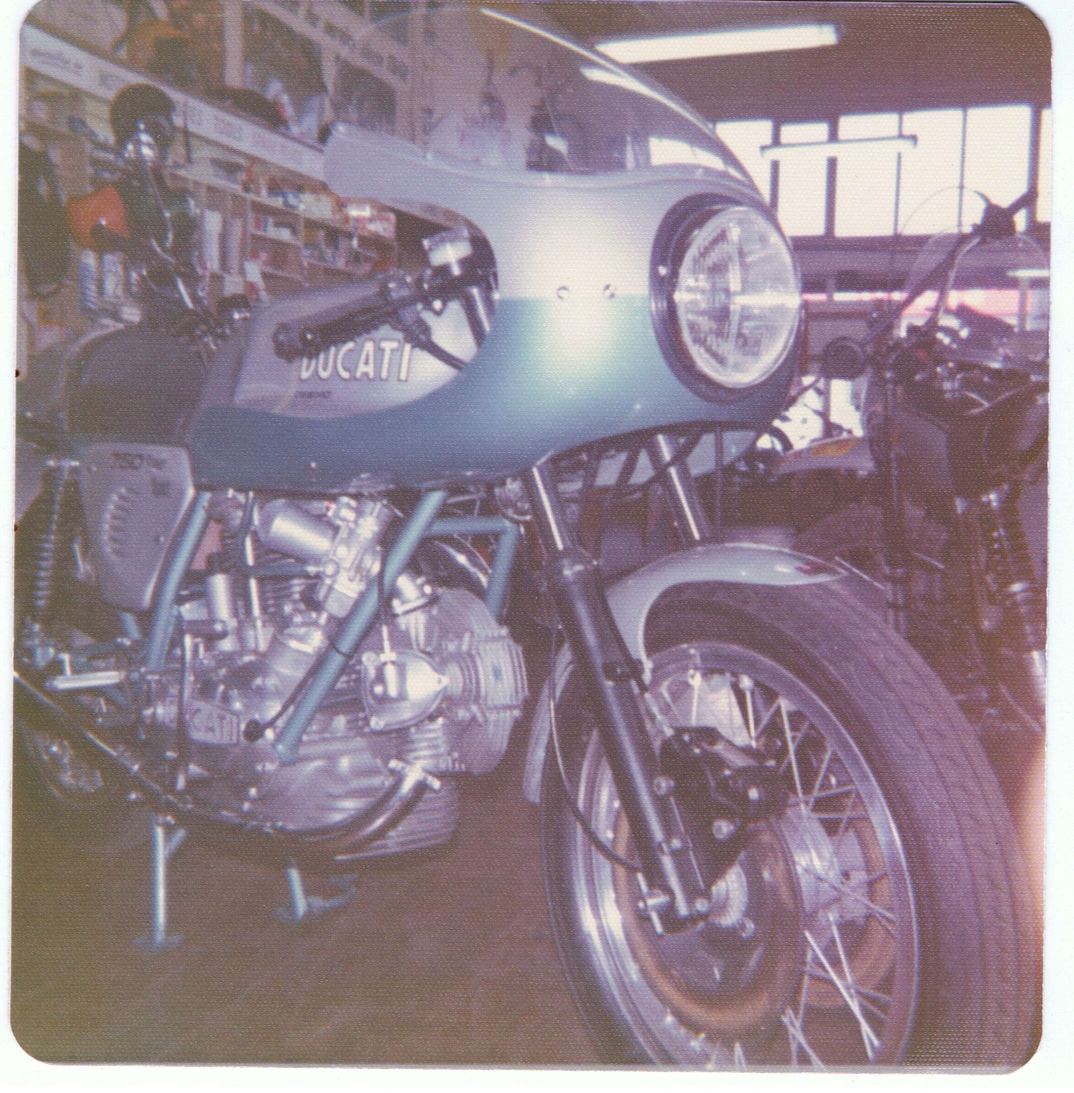 DUCATI 750 SUPER SPORT “Green Frame”