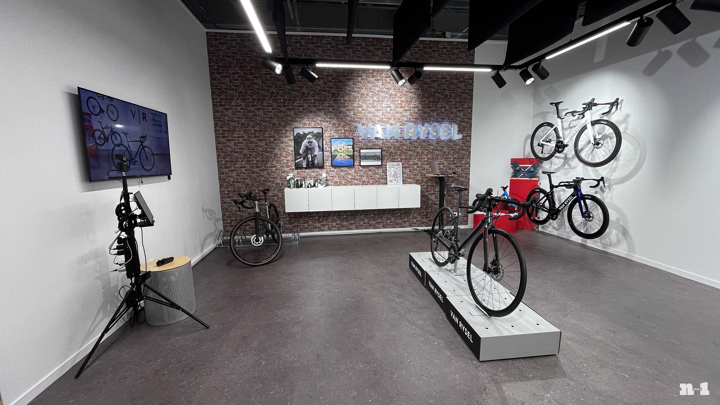 Van Rysel virtual showroom Van Rysel virtual showroom