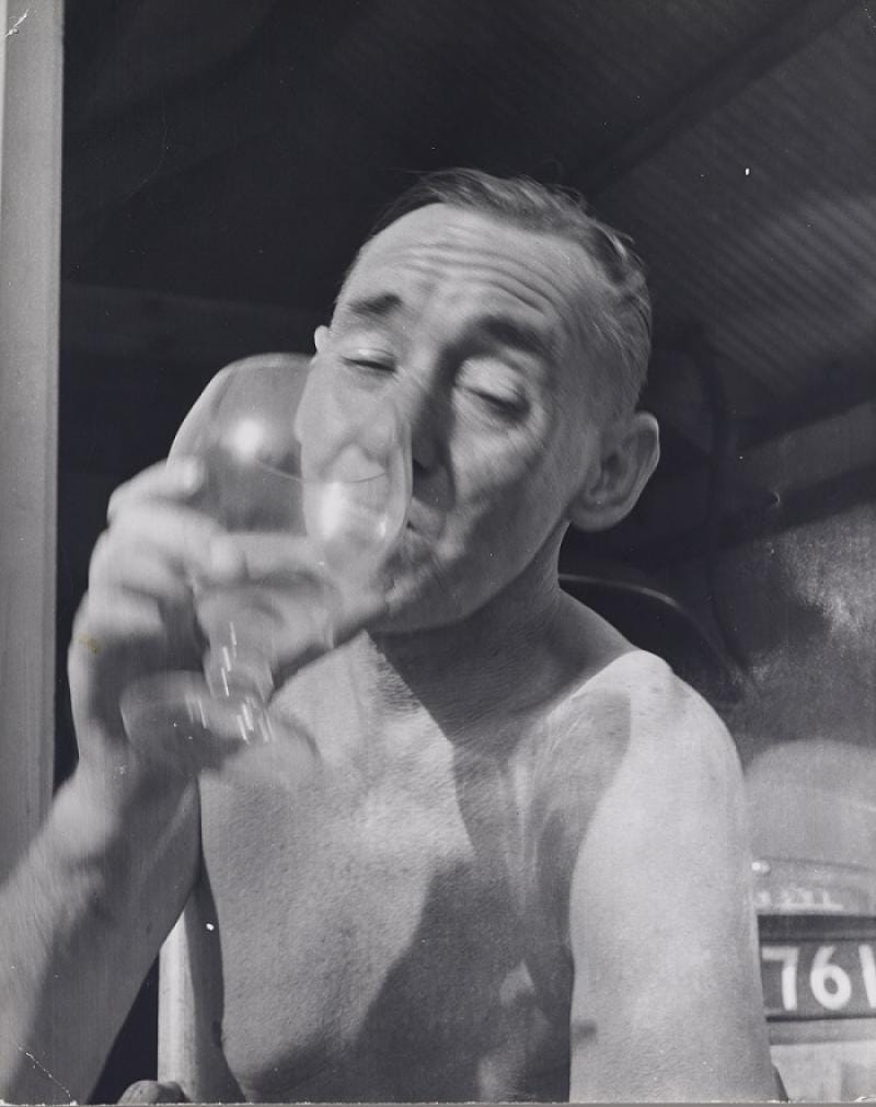 John Deakin - Photographs　Francis Bacon The boozer who bottled bohemia: John Deakin's Soho photography