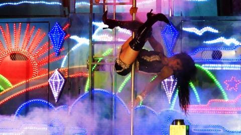 紀錄片《Dancing for the Dead》畫面截圖｜來源：Marc L. Moskowitz / Taipei Times 授權圖