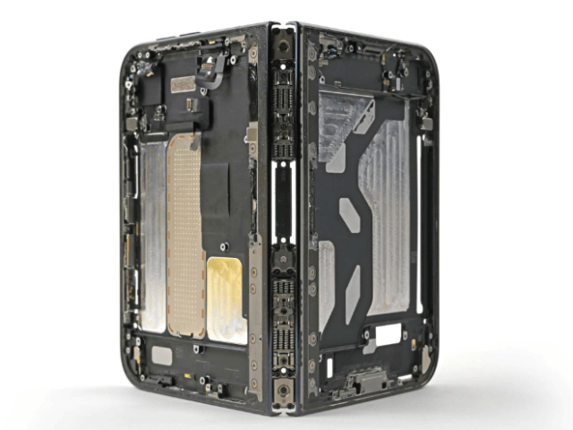 Apple's iPhone Duo innards (image: iFixit) Apple's iPhone Duo innards (image: iFixit)