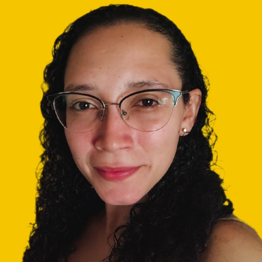Raquel Oliveira | raquelcritics logo