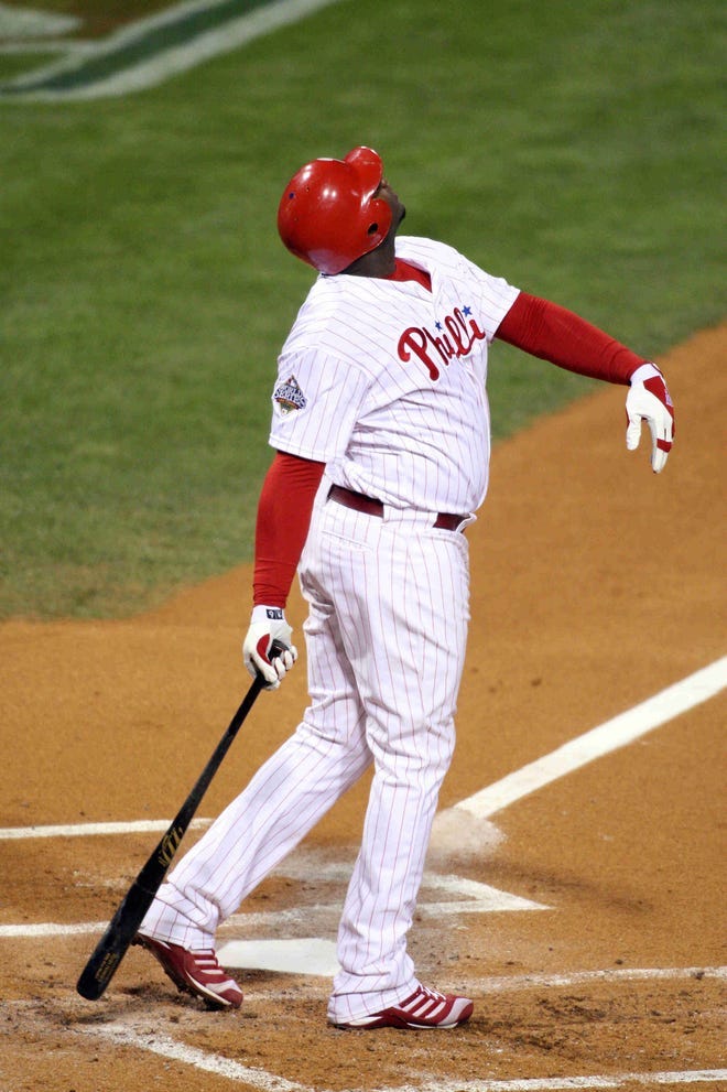 Former slugger, first baseman Ryan Howard gives love to Phillies fans Former slugger, first baseman Ryan Howard gives love to Phillies fans