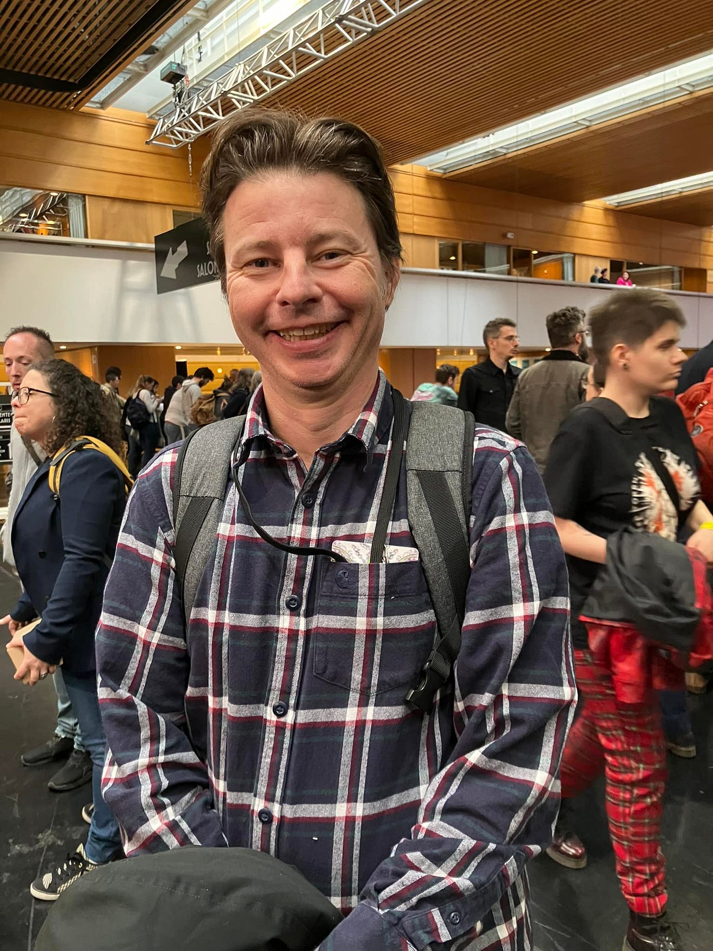 Peut être une image de 4 personnes et foule