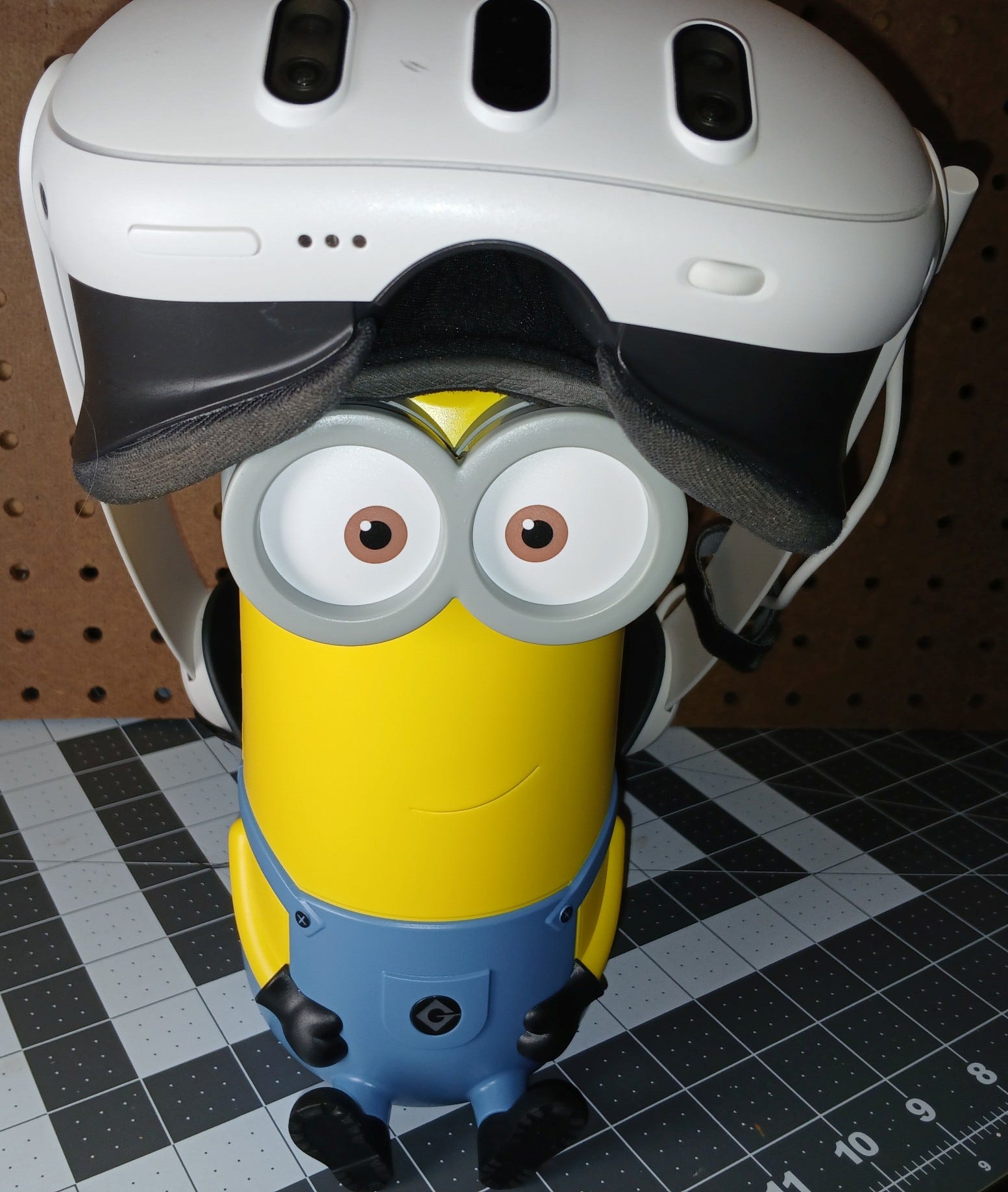 Davolink Minions Kevin Wi-Fi AXE5400 - Aboleth's Deep Dives
