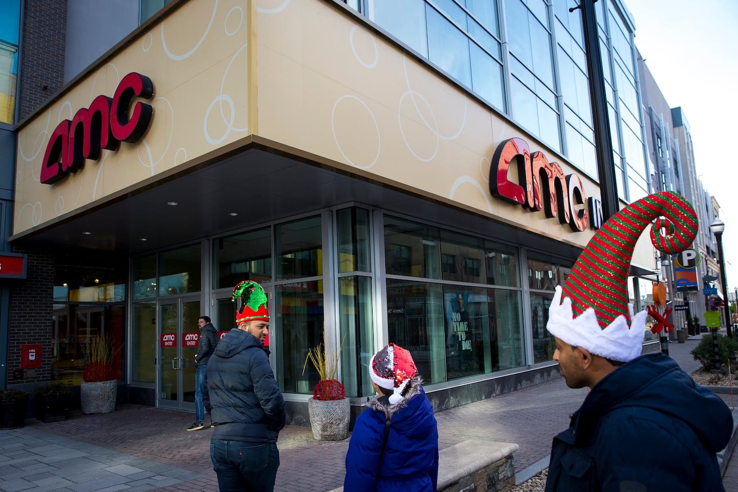 Christmas at the movies? The theaters are so delightful. - The Boston Globe