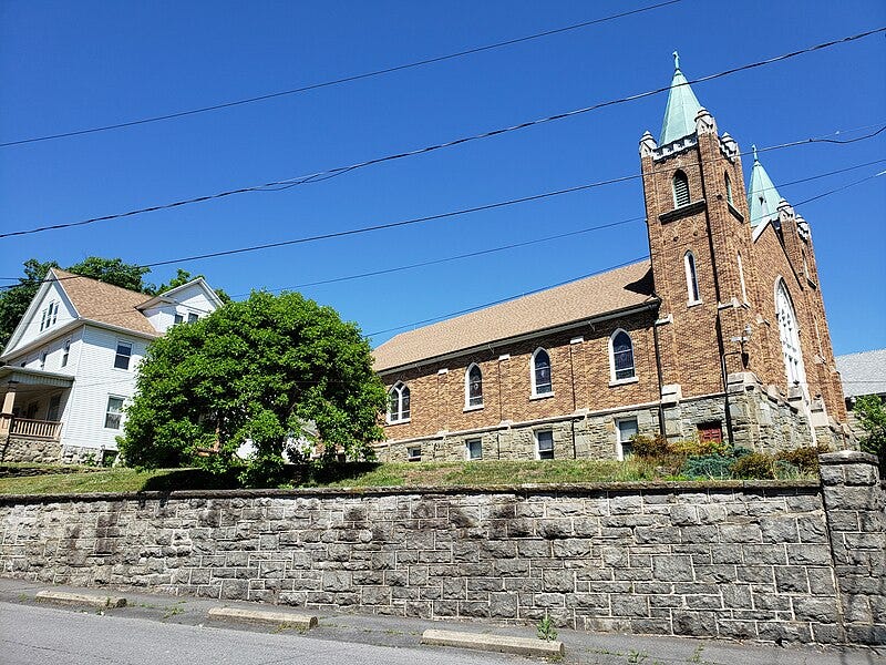 File:Lithuania National Catholic Church, Scranton, PA - side view 20200621 1.jpg