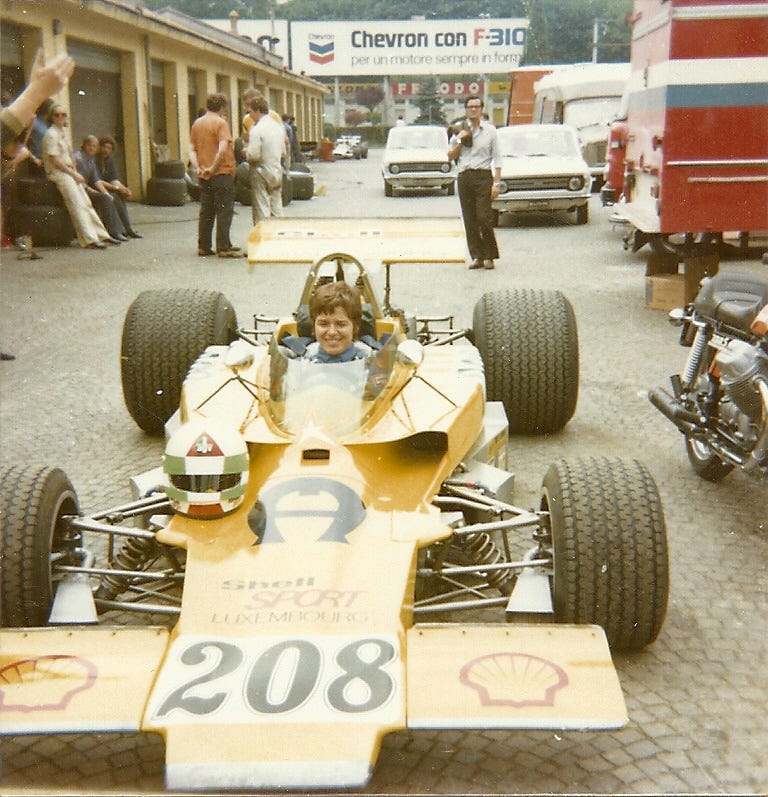 File:Lella Lombardi at 1974 Monza Formula 5000 race.jpg - Wikimedia Commons