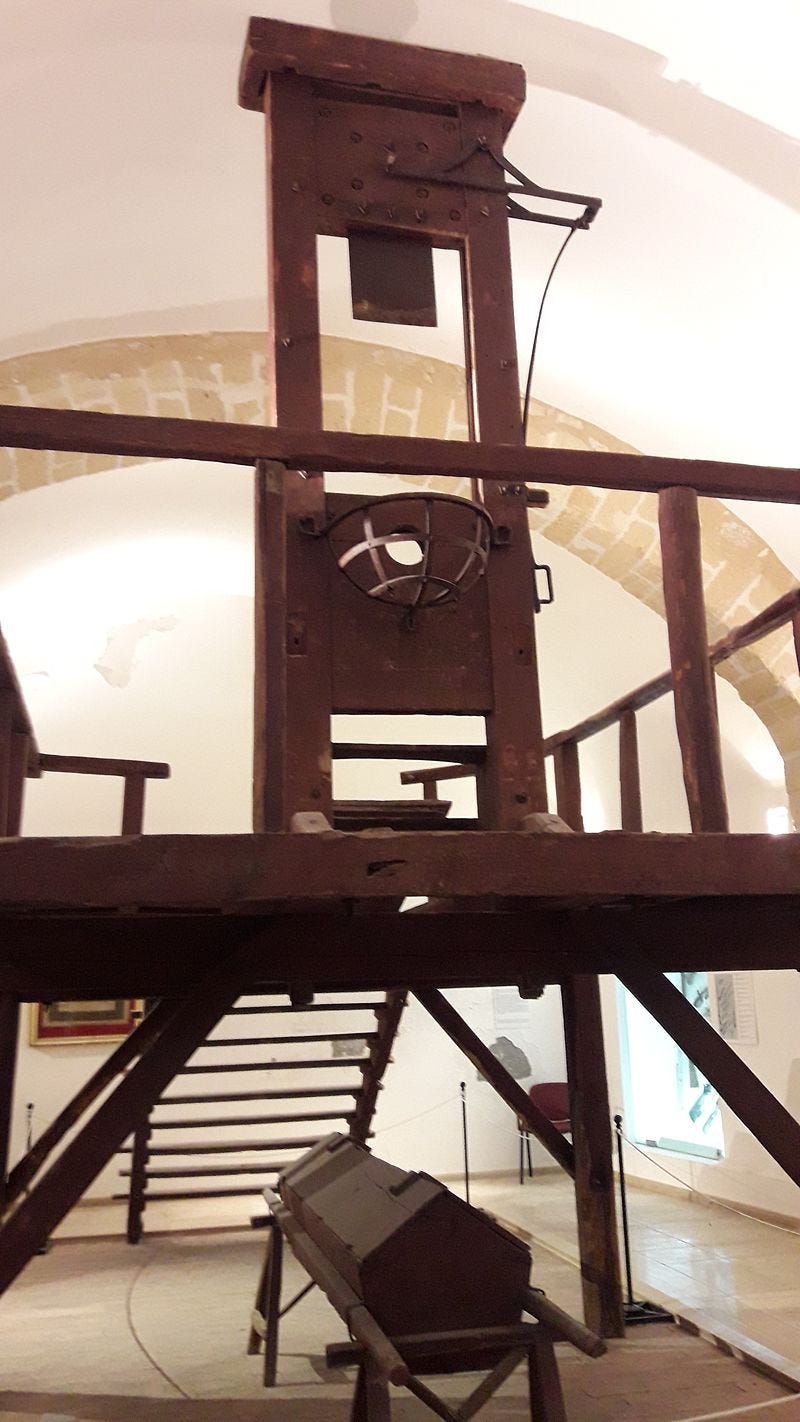 Una ghigliottina borbonica del 1800