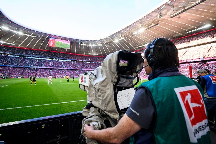 Bayern Munich and Borussia Mönchengladbach play a Bundesliga match on May 10. Bayern Munich and Borussia Mönchengladbach play a Bundesliga match on May 10.