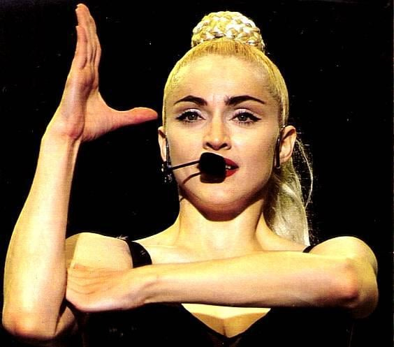r/Madonna - what is the microphone used in Blond Ambition tour back in 1990?