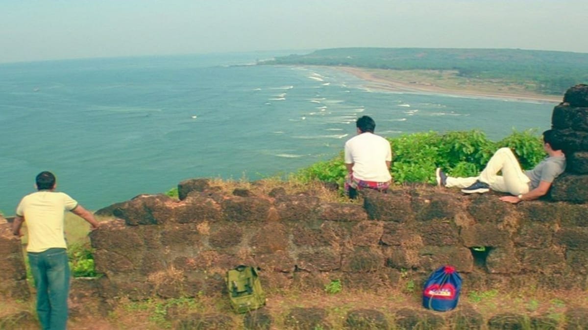 20 Years of Dil Chahta Hai: Revisiting the iconic Goa fort scene that sets  the tone for the entire film