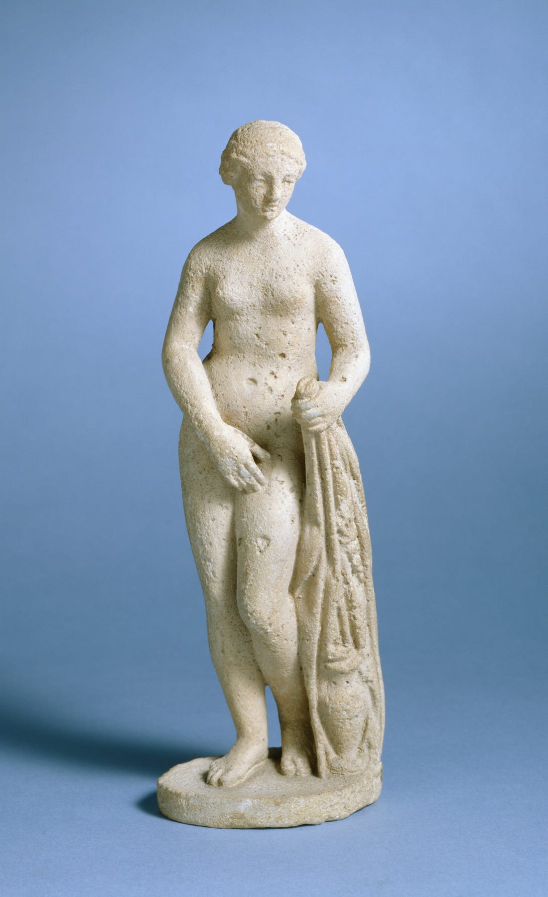 Marble nude Aphrodite covering herself, Roman copy Marble nude Aphrodite covering herself, Roman copy