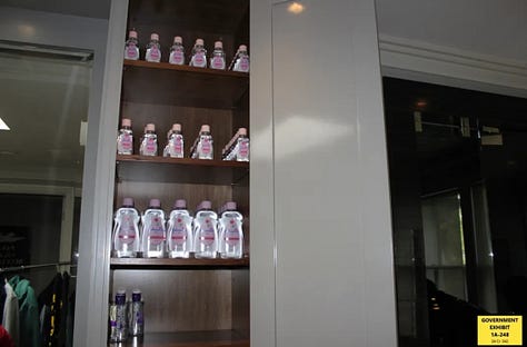 Nuove foto della perquisizione nell villa di Diddy nel marzo 2024