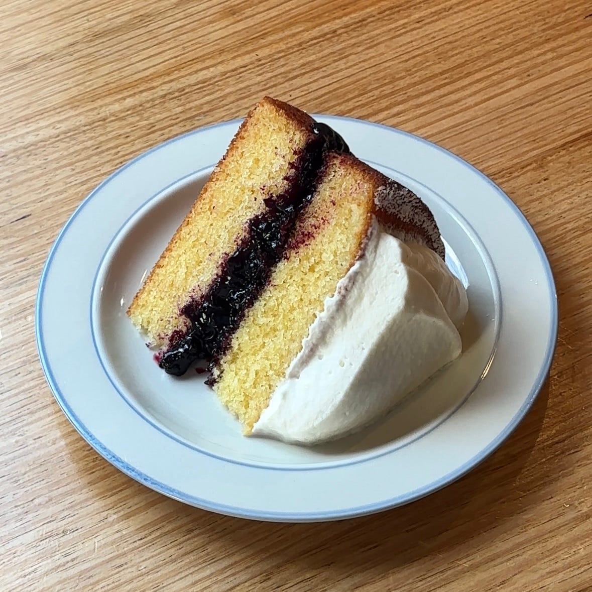 cake Elderflower blackcurrant cake - by Jenny Osipova
