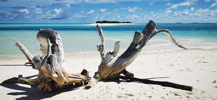 Photos of perfect white beaches in Maldives