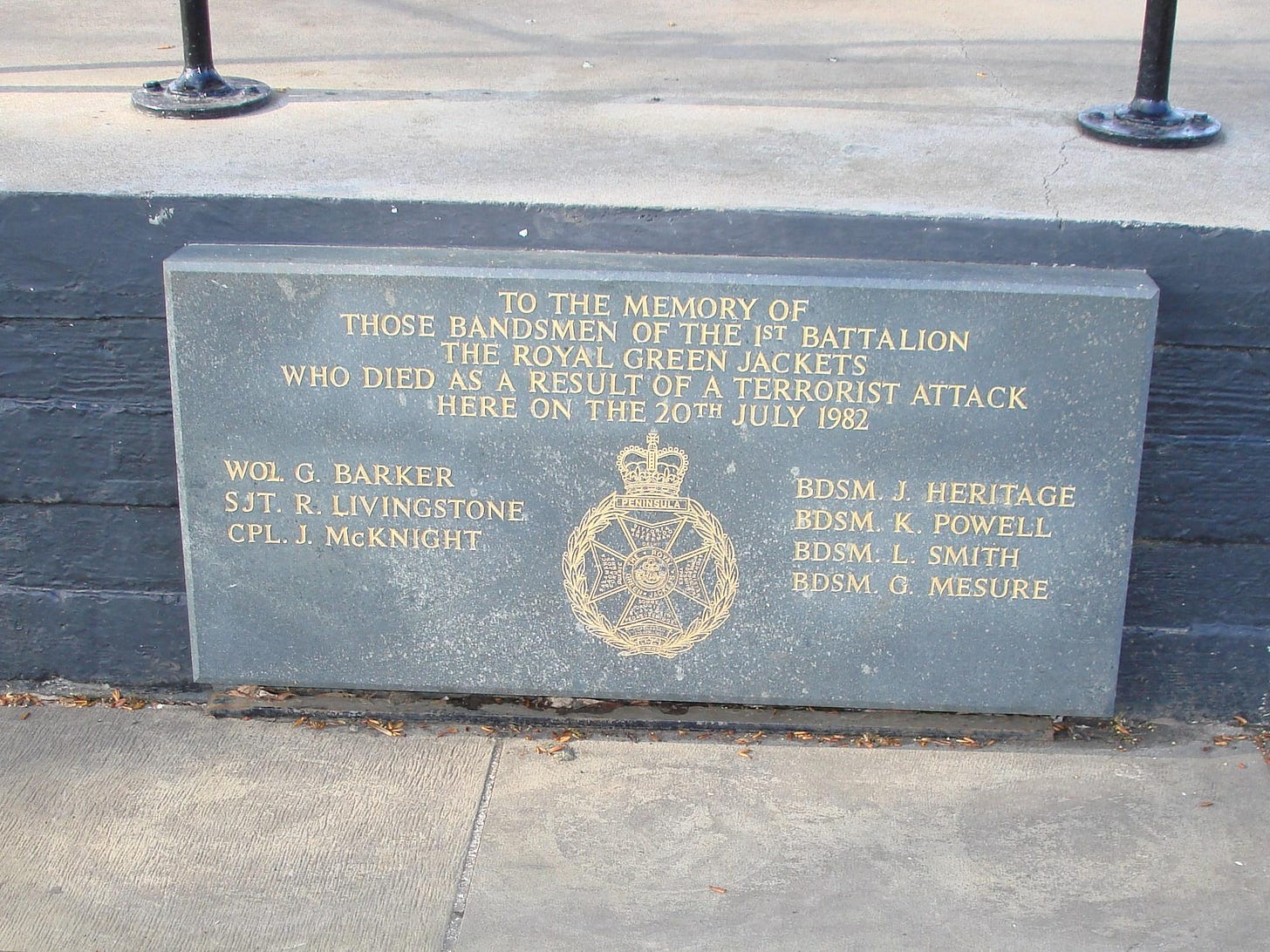 Memorial plaque, Regent's Park bandstand