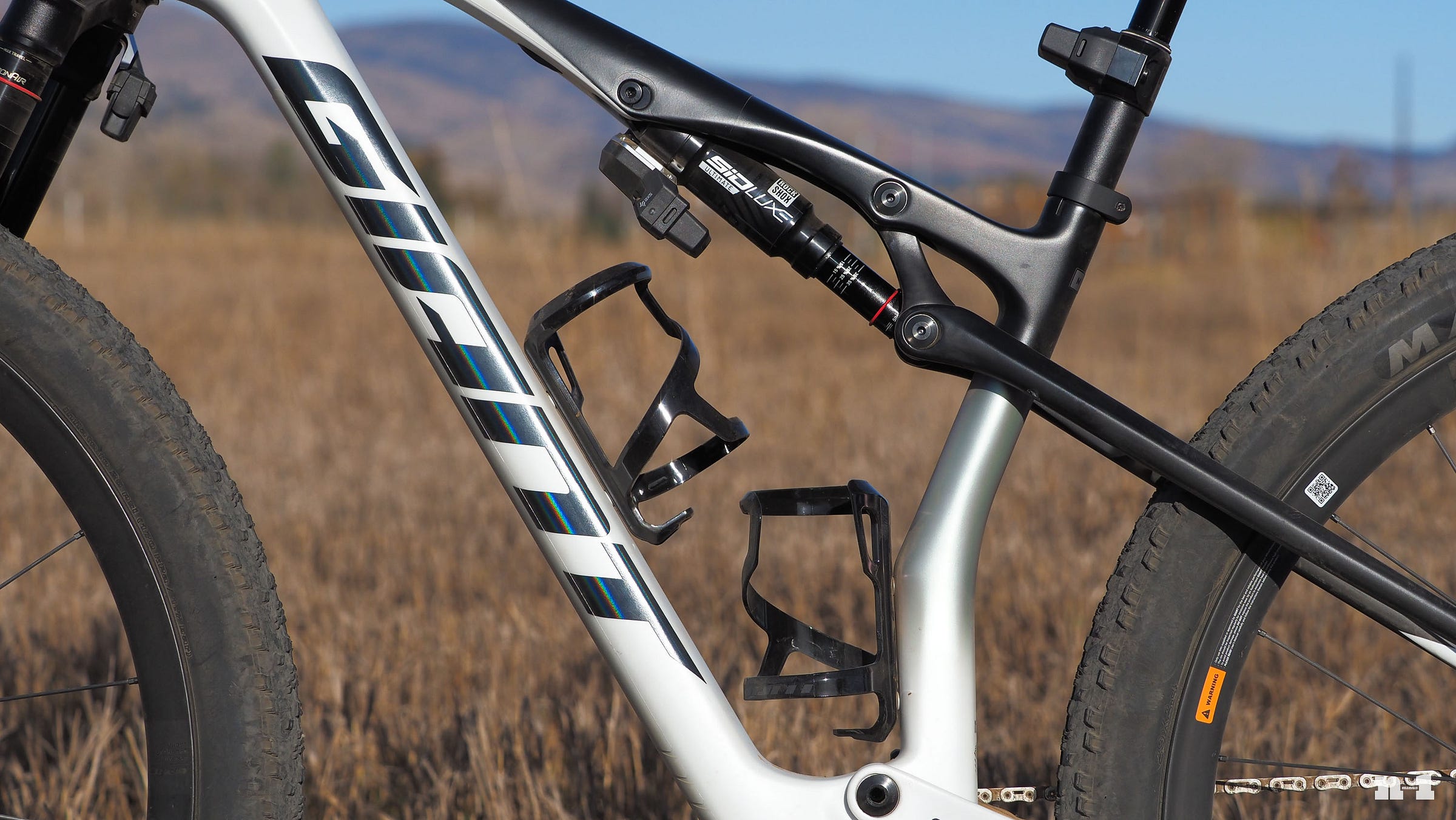 2026 Giant Anthem bottle cages