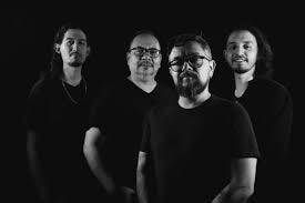 Agua Dulce estrena “Por dentro”. Emociones que se transforman en música. Agua  Dulce Ensamble integrado por Chen Quintero (guitarra), Cuervo Glez (piano),  Juan Manuel Ayala (bajo) y Guillermo Nuñez (batería) estrenan su
