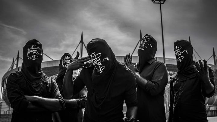 Fotografías de las bandas Ghost, Imperial Triumphant, Slipknot, Bone Cult y Gaerea, todas con miembros cubiertos por máscaras.