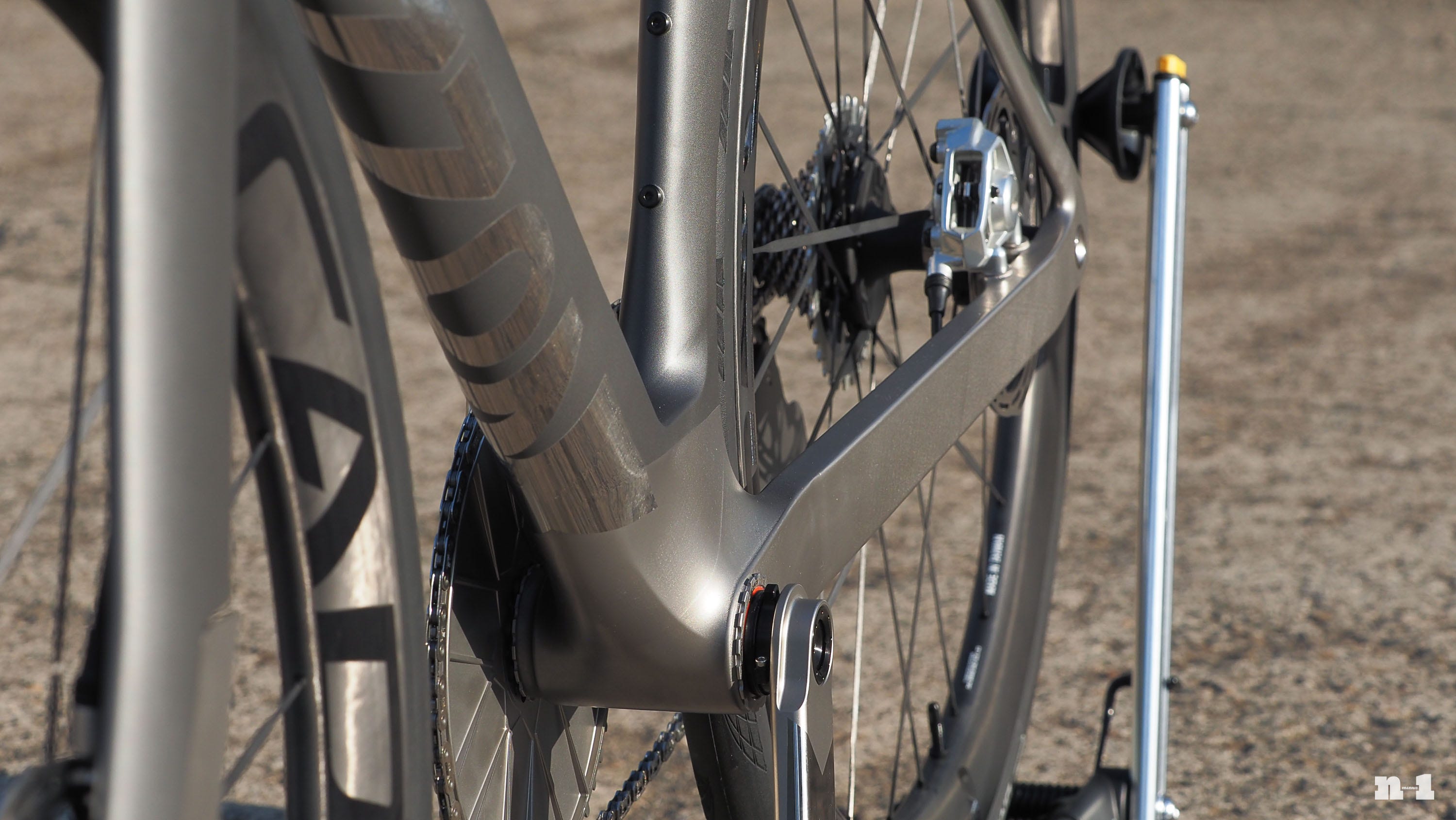 No.22 Reactor Aero bottom bracket