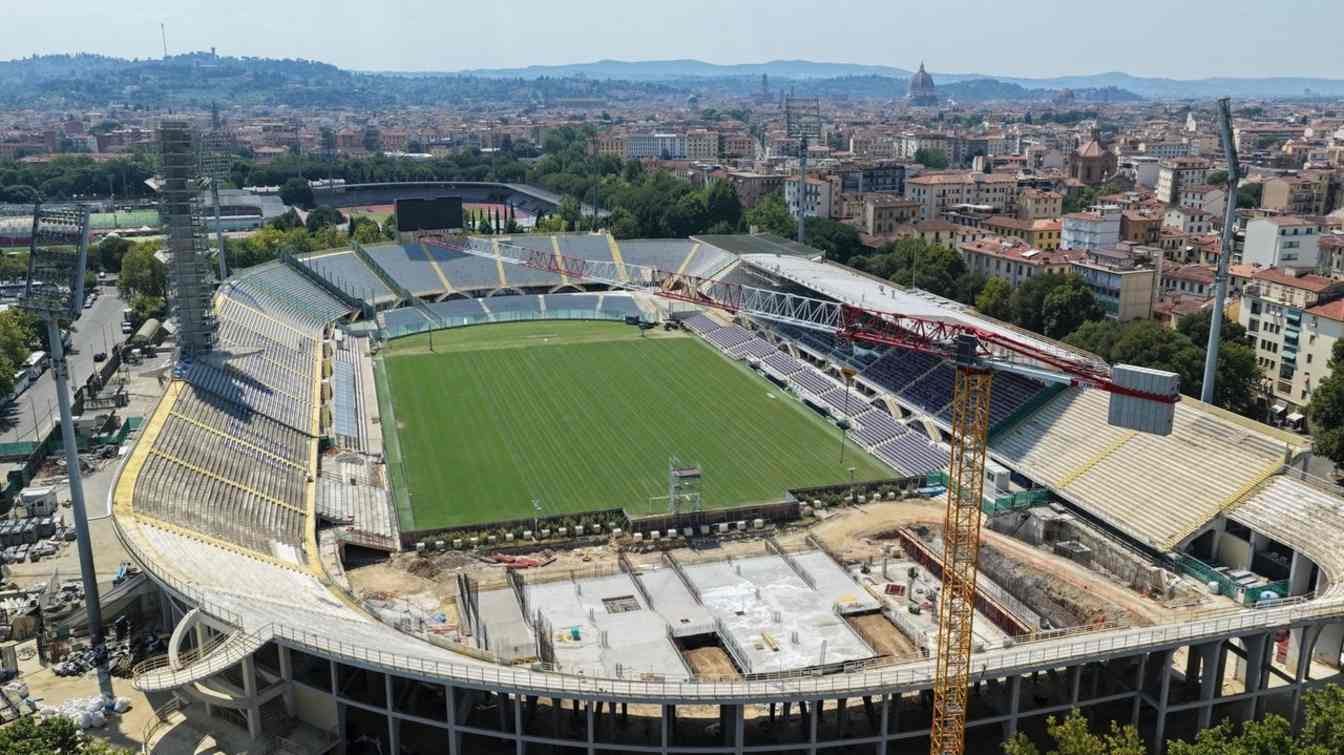 Italy: Fiorentina stadium under reconstruction – unanswered questions and  growing delays – StadiumDB.com