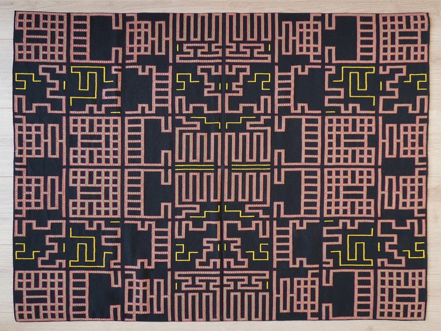 2025_embroidery_artisans_43_overvview_size_site copie (1).jpg