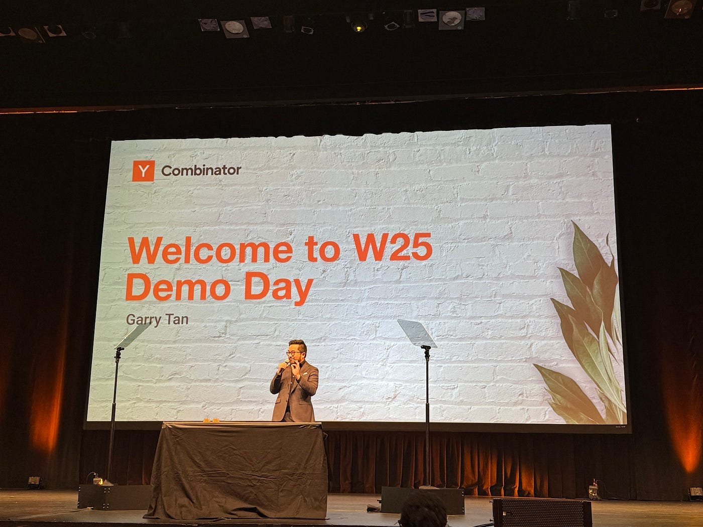 My Day at Y Combinator Demo Day: A Glimpse into Silicon Valley's AI Trends  | by Cindy X. L. | Medium