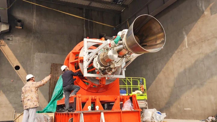 iSpace's engine test stand and its JD-2 engine on that test stand.