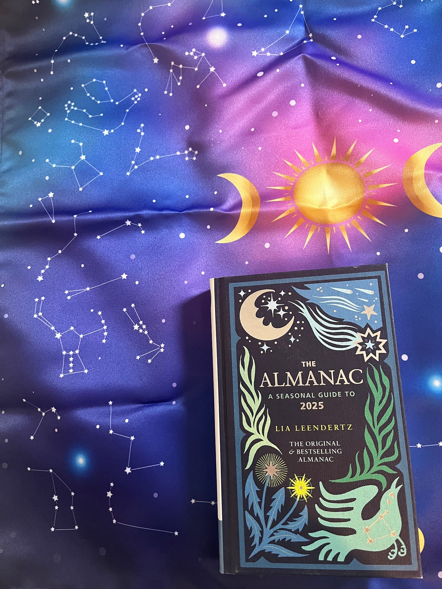 Mini-review: The Almanac 2025 by Lia Leendertz
