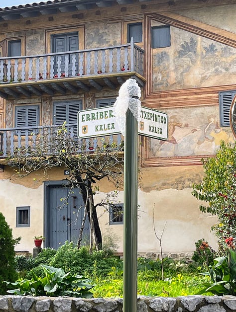 A variety of Basque typefaces with applications in public places: business signage, engraved in sculptures, on commercial products, street signs, plaques.