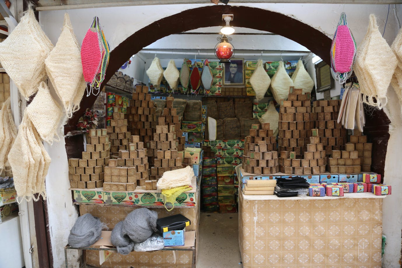 A picture containing indoor, table, food, room

Description automatically generated
