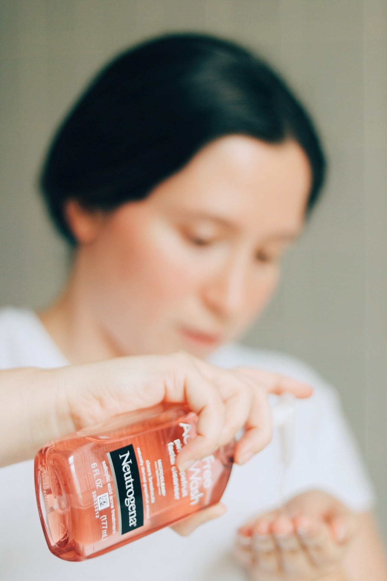 The Easiest, 3 Step Skin Care Routine for Women in their 20s The Easiest, 3 Step Skin Care Routine for Women in their 20s