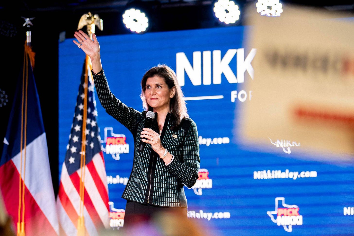 EUA: Haley desiste, e Trump emerge como candidato - 06/03/2024 - Mundo -  Folha