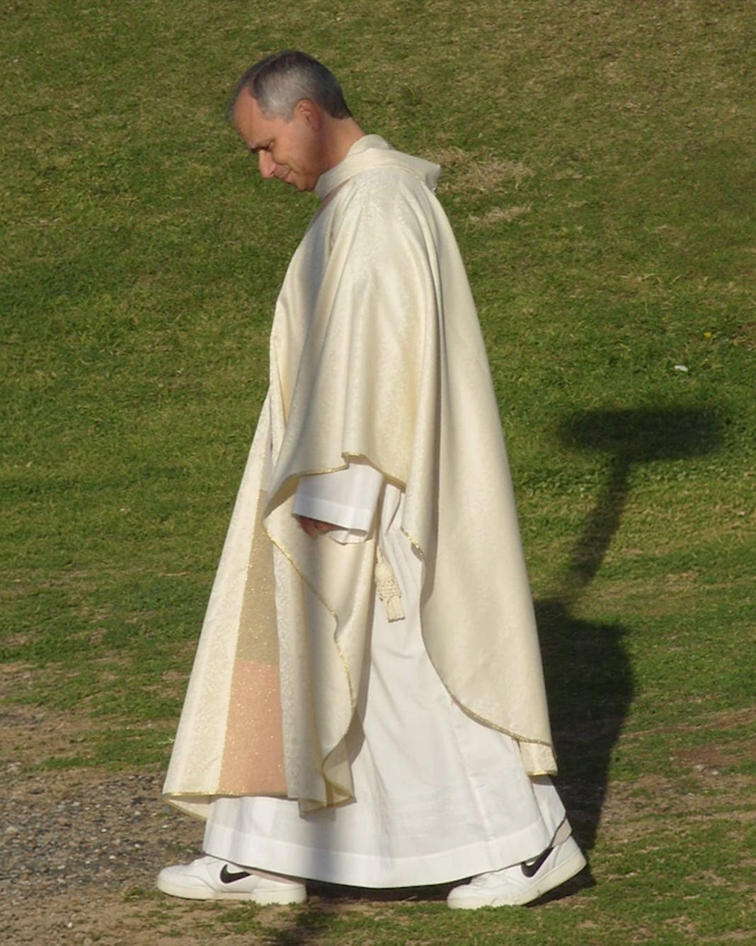 Young Father Robert Prevost in white Nike sneakers at World Youth Day in Sydney in 2008 Young Father Robert Prevost in white Nike sneakers at World Youth Day in Sydney in 2008