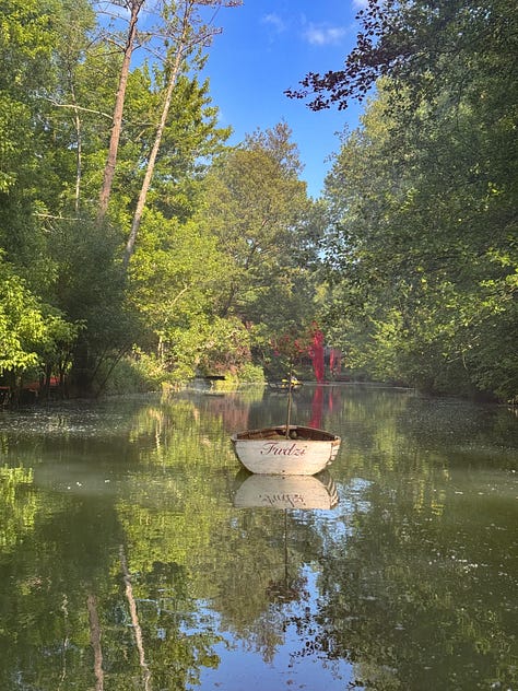 Moulin Jaune outside of Paris