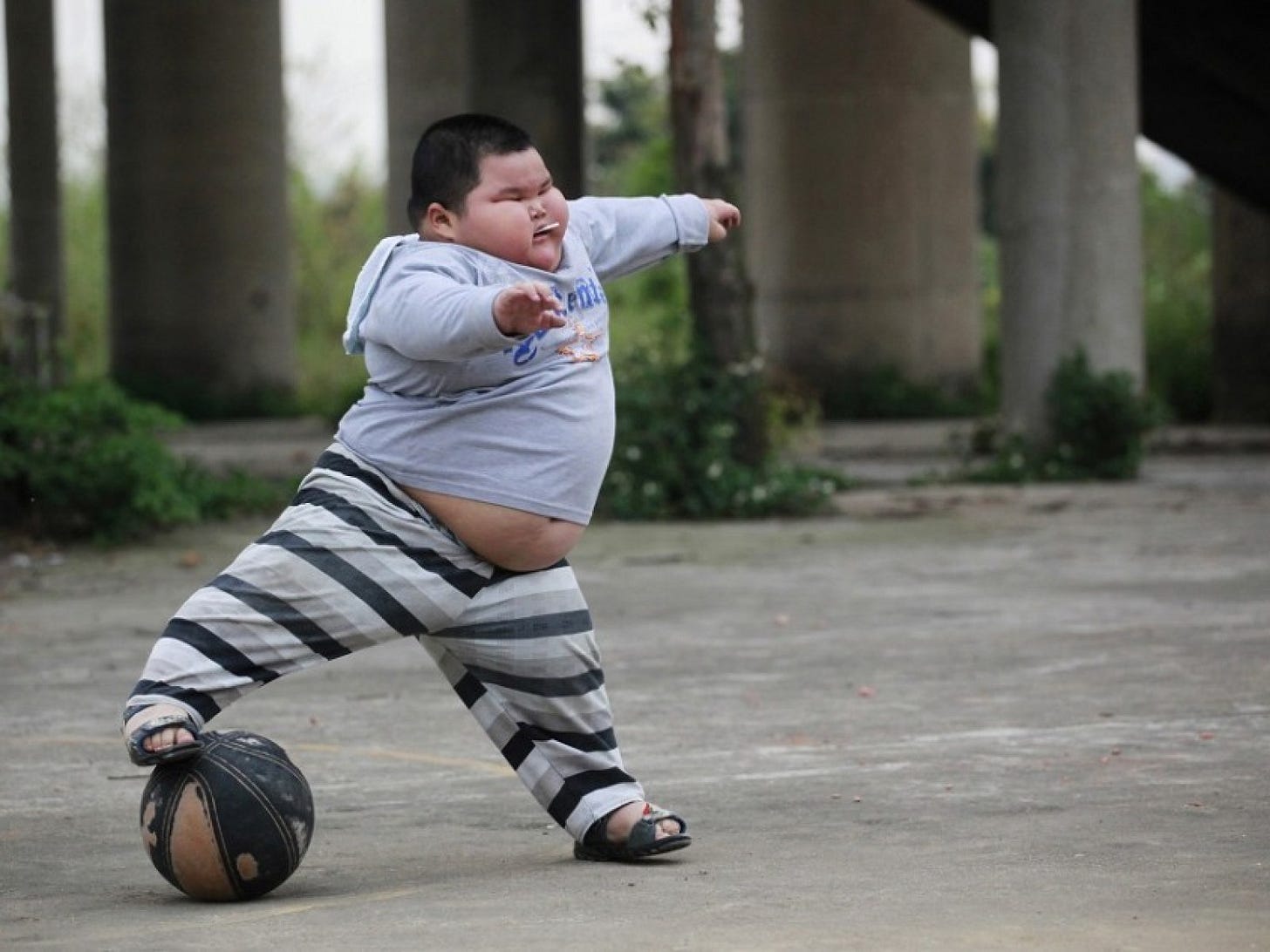 Obese children's brains 'literally light up when eating sugar' | IBTimes UK