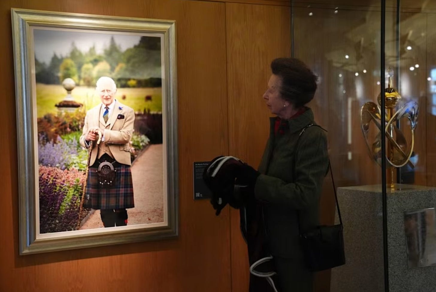 Anne looking at the portait