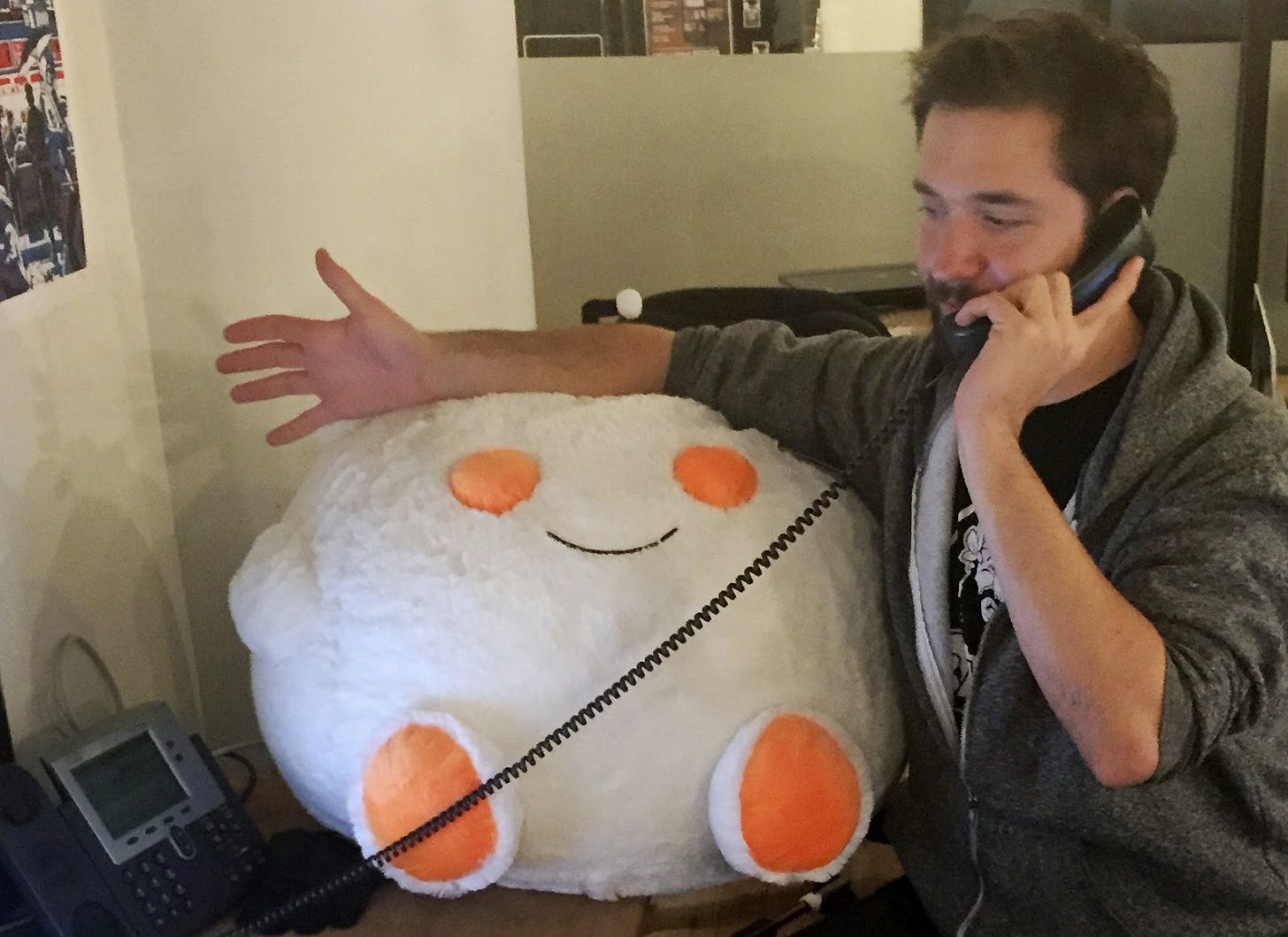 Reddit Co-Founder urges all the Internet Users to Contact FCC Today