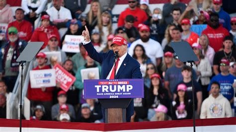 Michelle Obama not only one to skip Trump's inauguration; who else? Michelle Obama not only one to skip Trump's inauguration; who else?