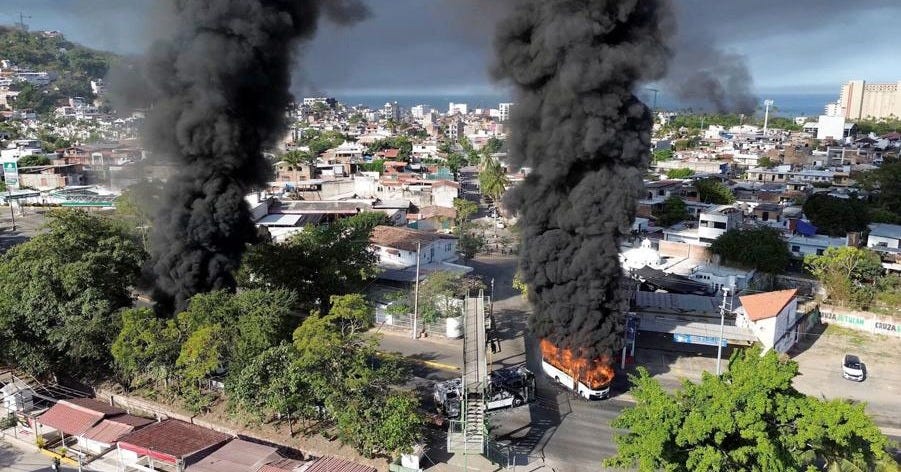 US tourists stranded in Mexico amid cartel violence | Nation & World News |  komu.com
