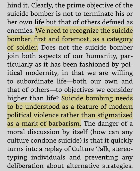 Myöhemmin paljastuivat myös Zohran Mamdanin isän, Mahmood Mamdanin, vanhat kirjoitukset, joissa New Yorkin pormestariehdokkaan muslimi-isä väittää, että muslimien tulisi Amerikassa “ylistää, kunnioittaa ja ymmärtää” itsemurhapommittajia — joita länsi hänen mukaansa on virheellisesti “leimannut pahaksi barbarismiksi”.